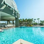 Laketown Wharf 402