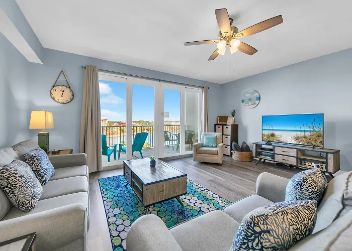 Laketown Wharf 402