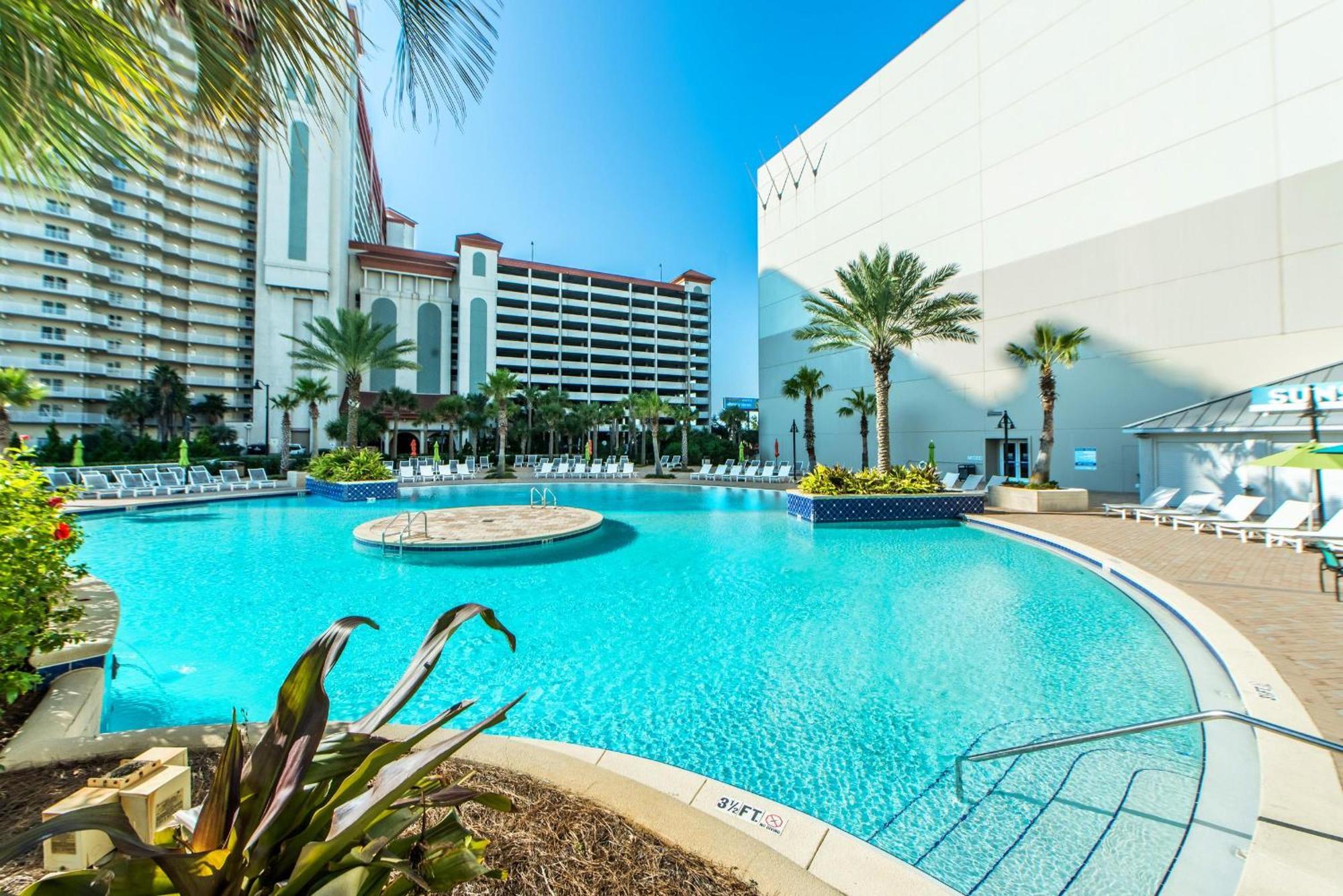 Laketown Wharf 402 *
