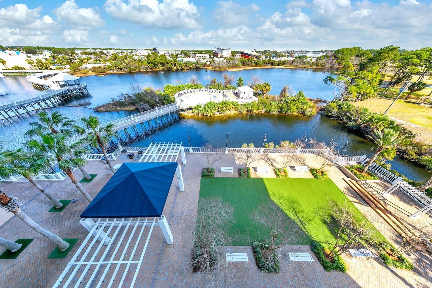 Laketown Wharf 402 Holiday home *